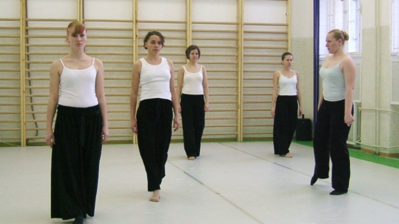 snmek102.jpg